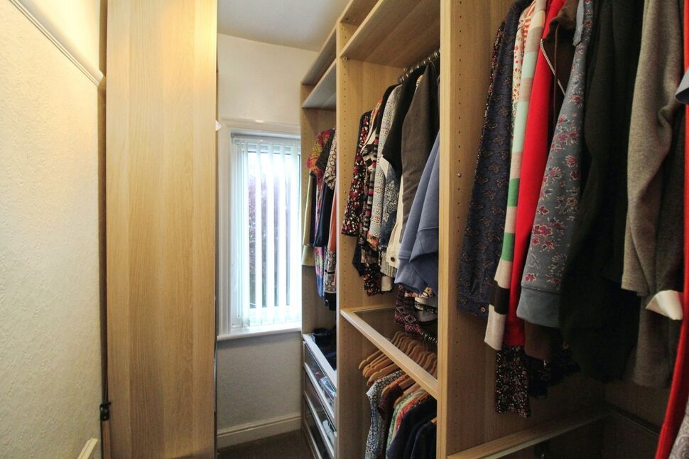 Cot / Dressing Room