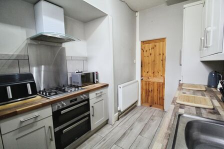 Chatham Street, 3 bedroom Mid Terrace House for sale, £165,000