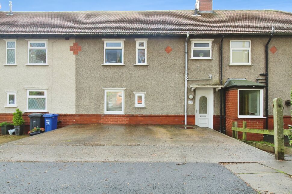 3 bedroom Mid Terrace House for sale