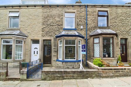3 bedroom Mid Terrace House for sale