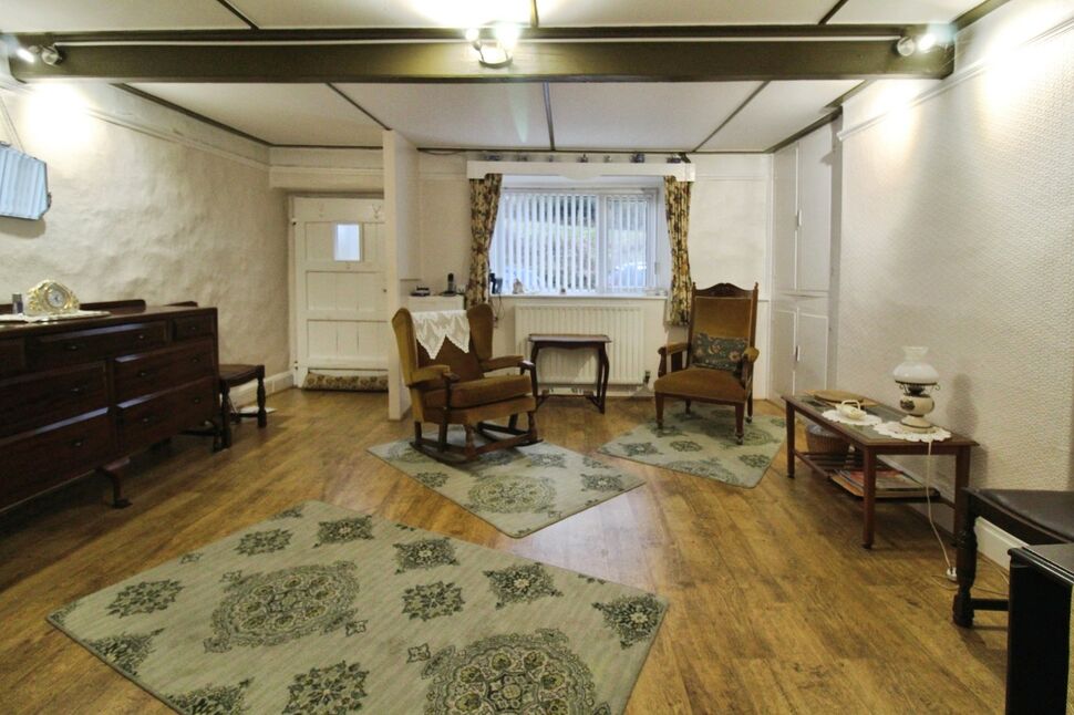 Lounge 1