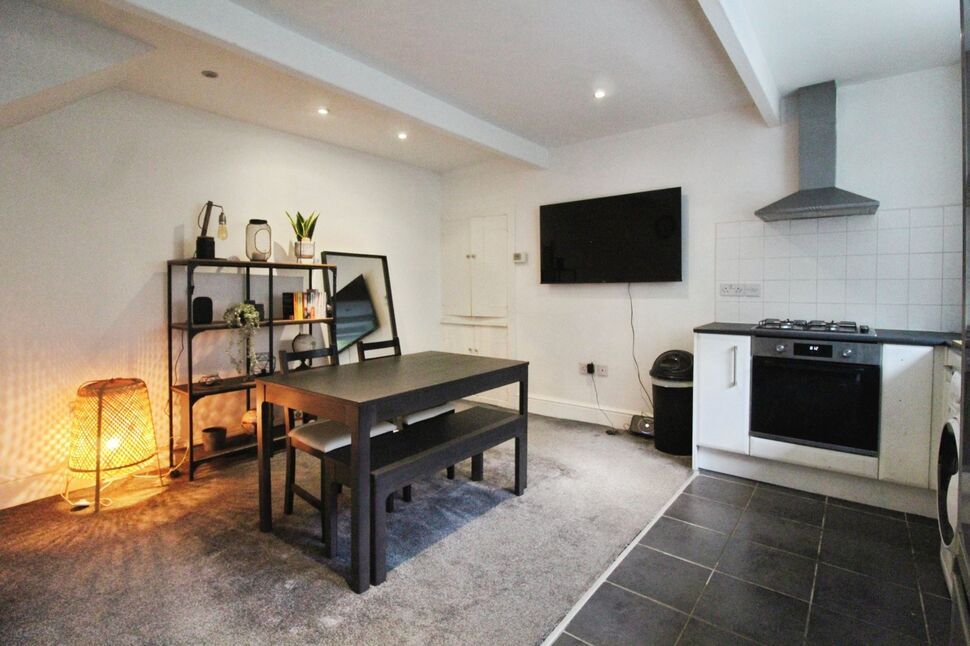 Lounge / Kitchen