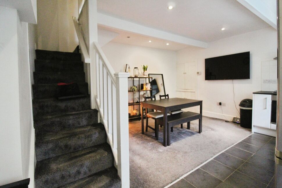Lounge / Kitchen