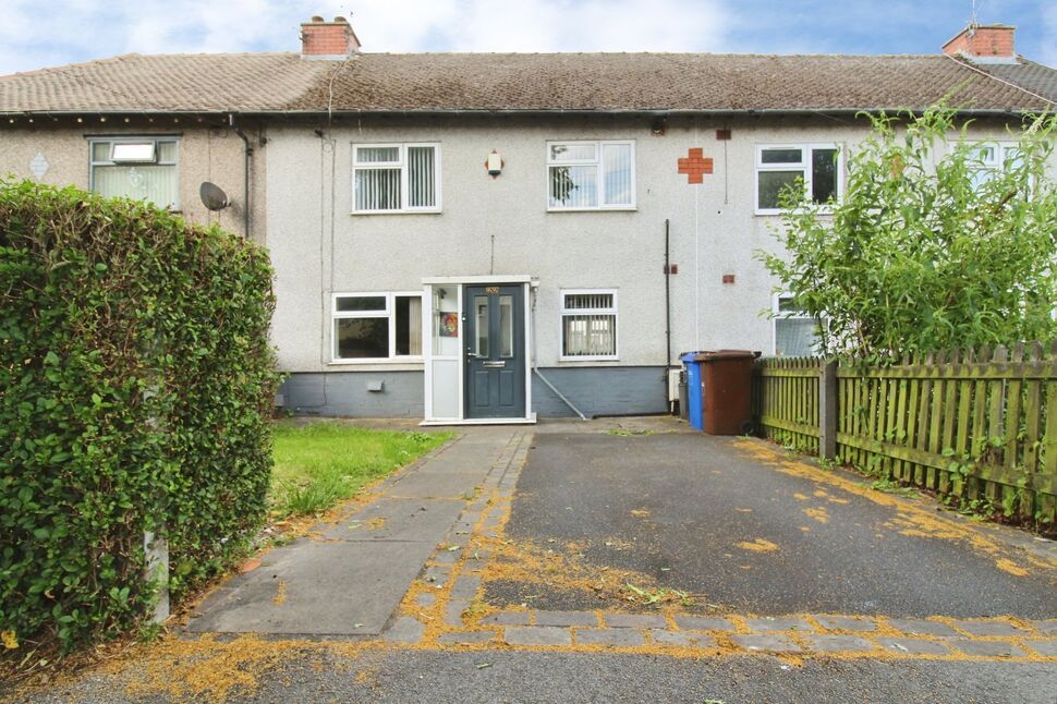 3 bedroom Mid Terrace House for sale