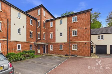Bath Vale, 2 bedroom Flat to rent, &pound;750 pcm