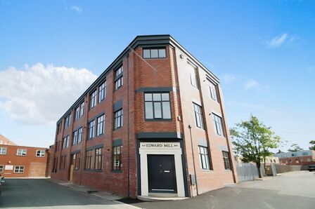 Hatter Street, 2 bedroom  Flat to rent, £995 pcm