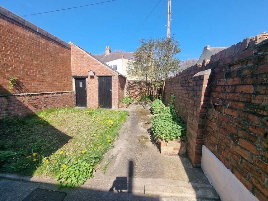 2 bedroom End Terrace House for sale, Villa Real Road, DH8 £139,950