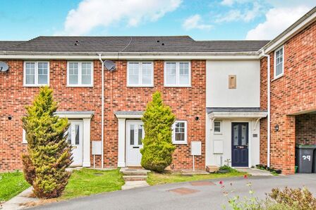 Berry Edge Road, 2 bedroom Mid Terrace House to rent, £625 pcm
