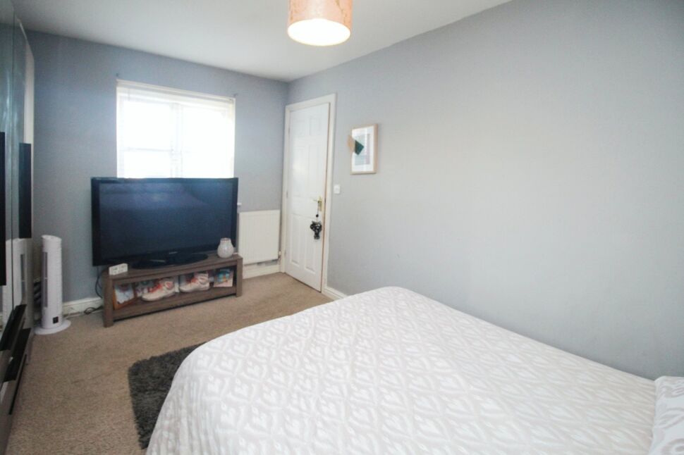 2 bedroom Semi Detached House for sale, Queens Gate, Consett, DH8 £