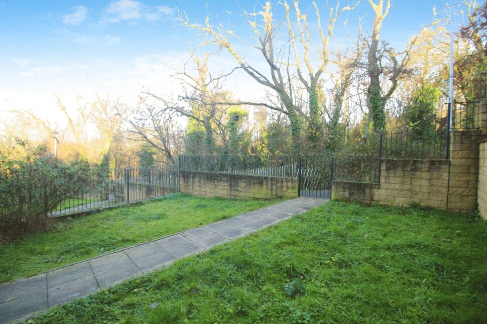 2 bedroom Semi Detached House for sale, Queens Gate, Consett, DH8 £