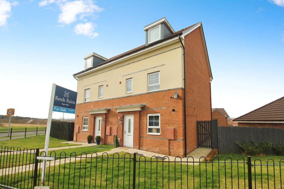 3 bedroom Semi Detached House for sale, West View, Blackhill, DH8 £