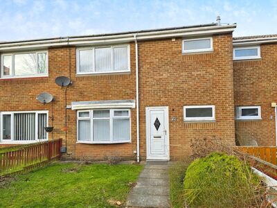 3 bedroom Mid Terrace House to rent