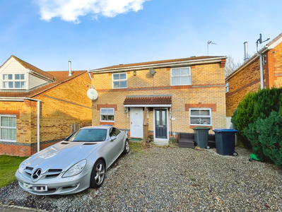 Manor Close, 2 bedroom Semi Detached House for sale, £78,000