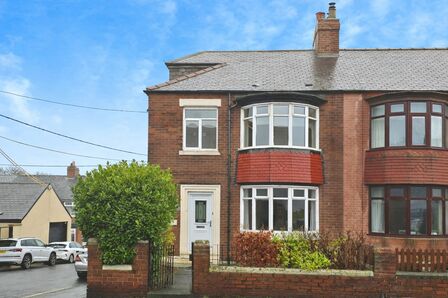 5 bedroom End Terrace House to rent