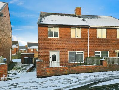 Metcalfe Road, 3 bedroom Semi Detached House to rent, £850 pcm