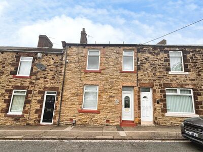 Berry Edge Road, 3 bedroom Mid Terrace House to rent, &pound;750 pcm