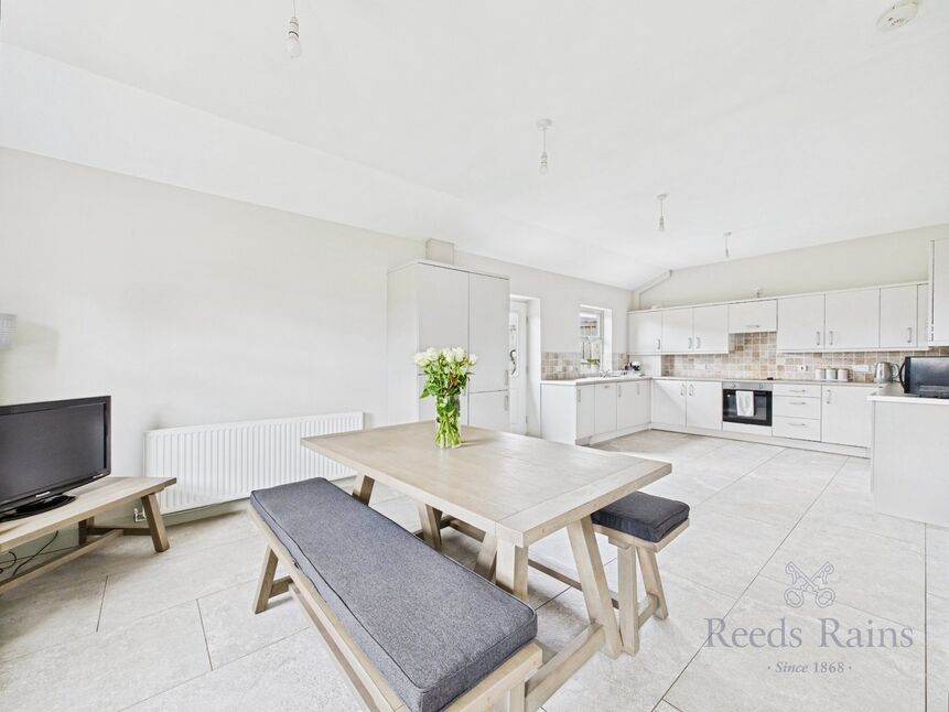 Eliza Lodge - Kitchen / Diner