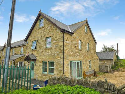4 bedroom End Terrace House for sale