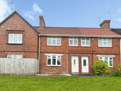 3 bedroom Mid Terrace House for sale