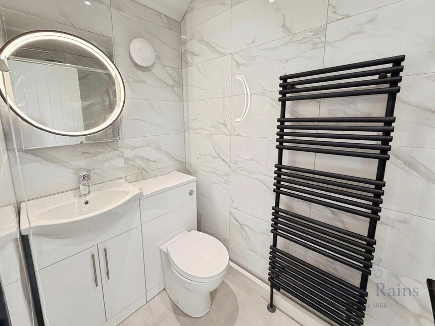 En-Suite Bathroom