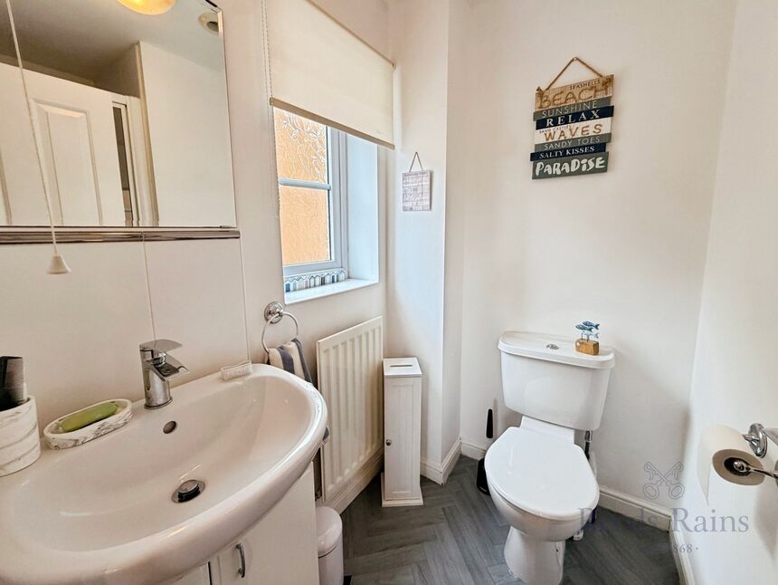 En-Suite Bathroom
