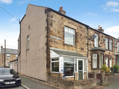 4 bedroom End Terrace House for sale