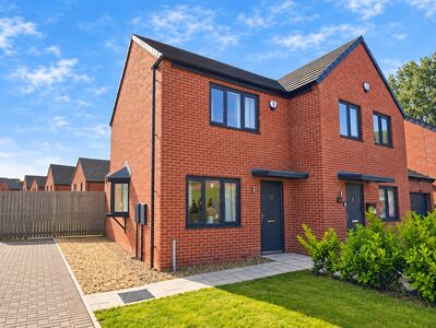 2 bedroom Semi Detached House for sale
