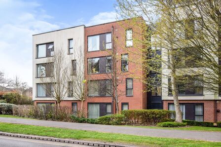 Monticello Way, 1 bedroom  Flat to rent, £825 pcm