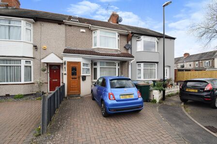 3 bedroom Mid Terrace House for sale