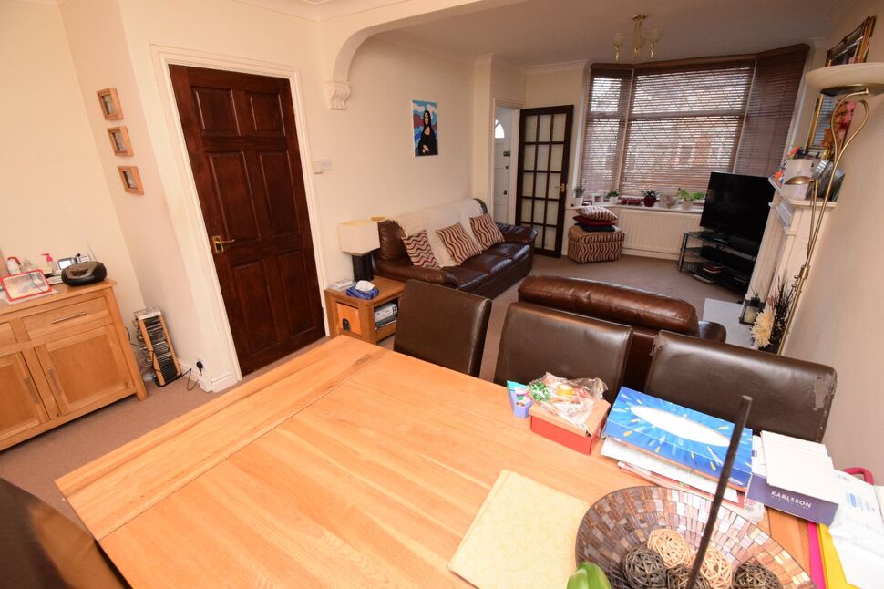 2 bedroom End Terrace House for sale, Honiton Road, Wyken, CV2 £190,000