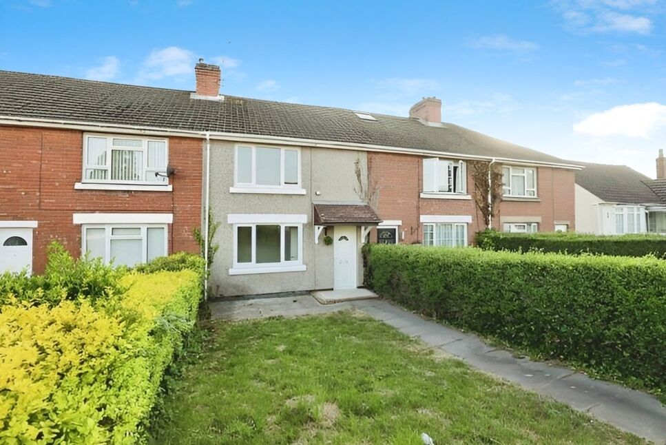 3 bedroom Mid Terrace House for sale
