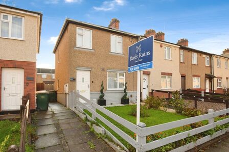 The Moorfield, 3 bedroom End Terrace House for sale, £200,000