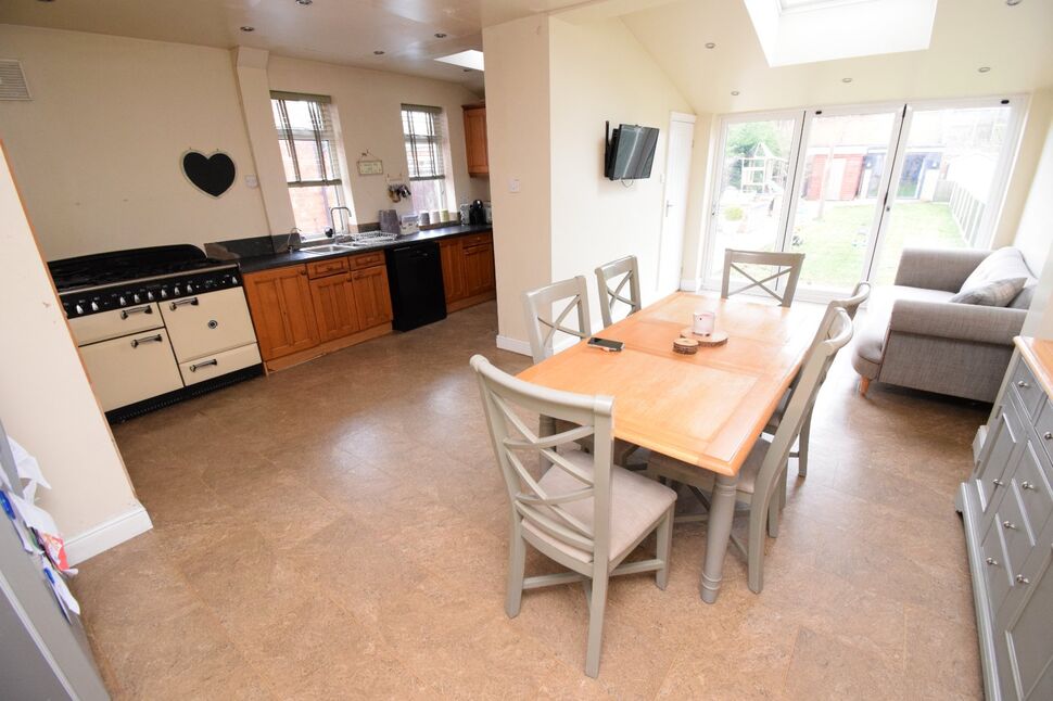 4 bedroom Semi Detached House for sale, Binley Avenue, Binley, CV3 £