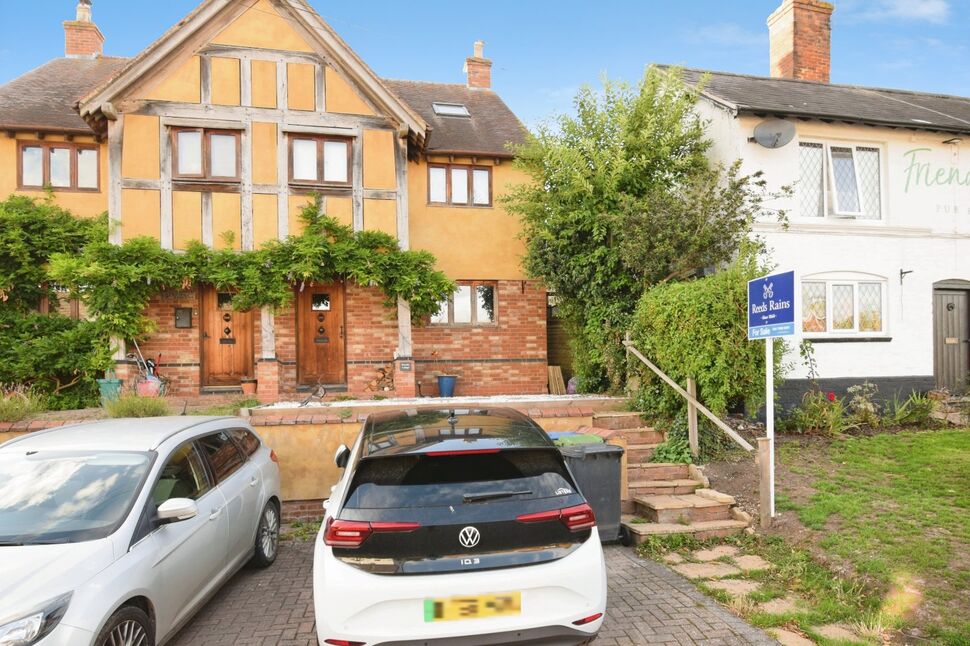 4 bedroom Semi Detached House for sale
