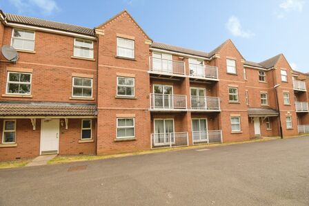 2 bedroom Flat for sale
