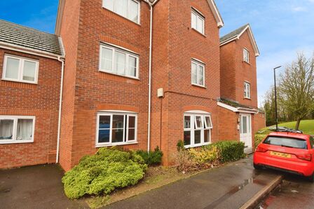 Hickory Close, 1 bedroom  Flat for sale, £115,000
