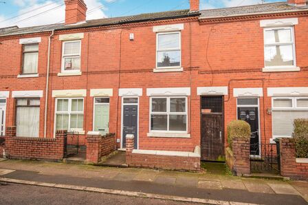 2 bedroom Mid Terrace House to rent