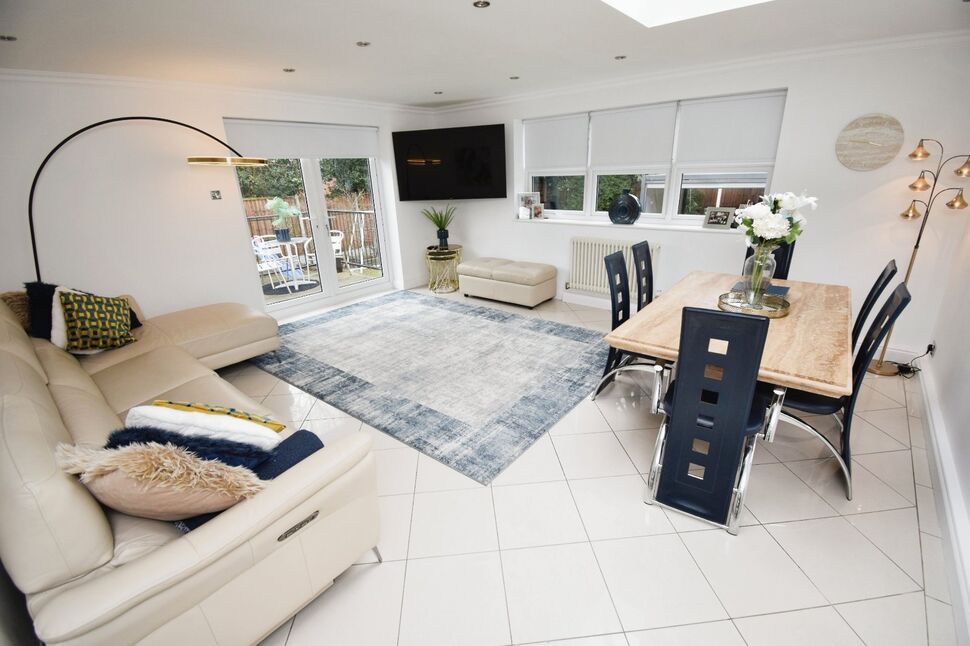 Family Room / Sun Room