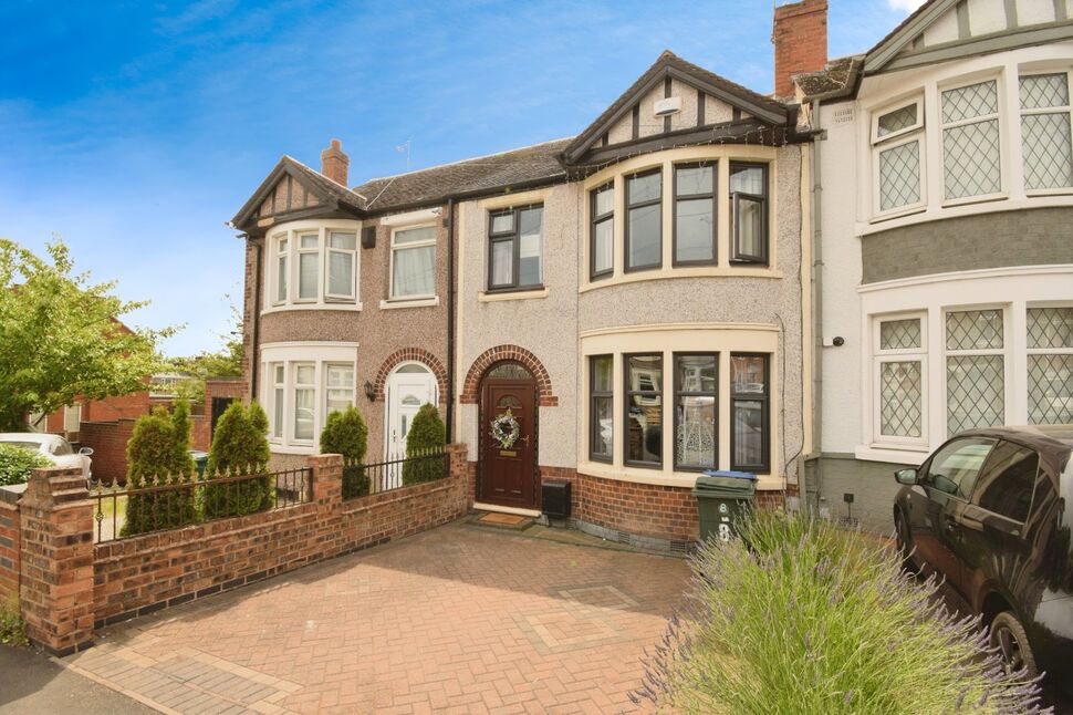 3 bedroom Mid Terrace House for sale