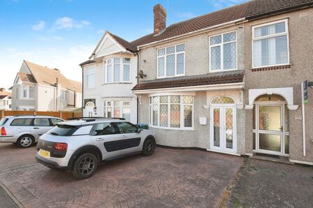 3 bedroom Mid Terrace House for sale