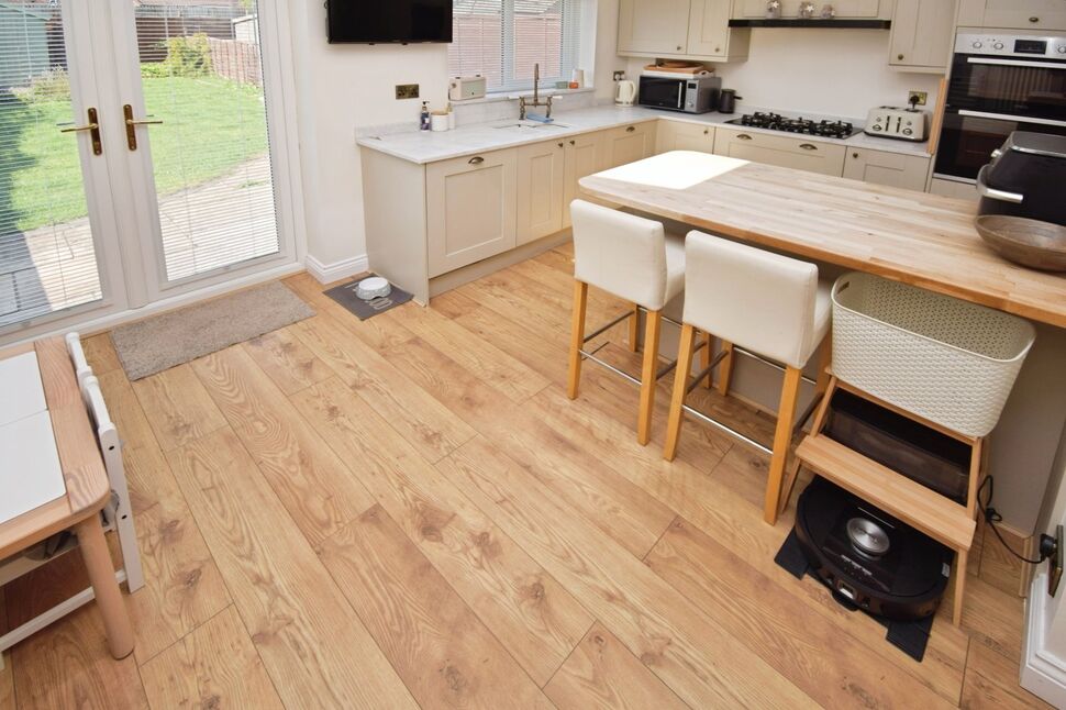 Kitchen / Breaklfast Room