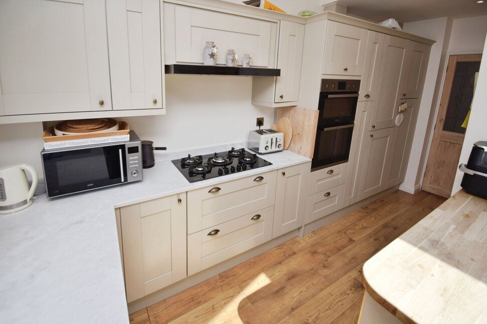Kitchen / Breaklfast Room