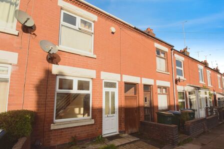 3 bedroom Mid Terrace House for sale