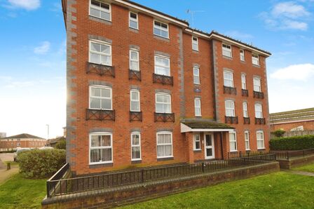 Drapers Fields, 1 bedroom  Flat for sale, £95,000