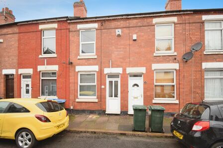 2 bedroom Mid Terrace House for sale