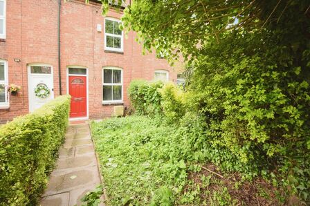 3 bedroom Mid Terrace House for sale