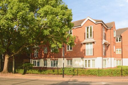 Brinklow Road, 2 bedroom Flat for sale, &pound;175,000