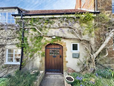 Dog Lane, 5 bedroom Semi Detached House for sale, &pound;775,000