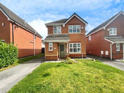 Lyon Road, 3 bedroom Detached House for sale, £260,000