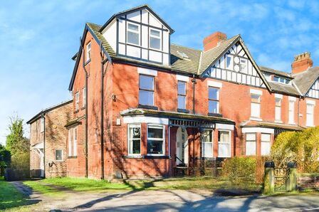 Athol Road, 1 bedroom  Flat for sale, £180,000
